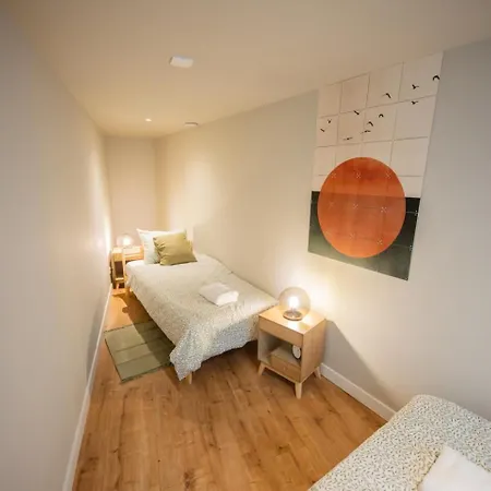 Apartment Creative 3 Bedroom 79m2 -bsh25- Rotterdam