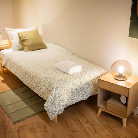 Apartment Creative 3 Bedroom 79m2 -bsh25-